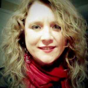 Meet your Posher, Connie